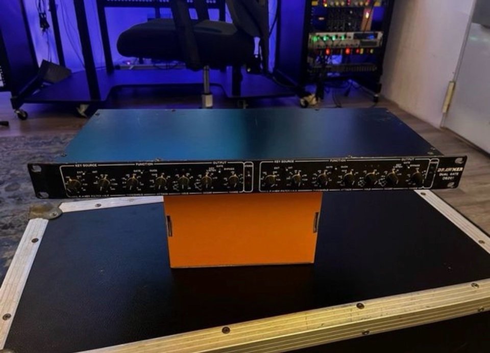 Dual gate Drawmer DS 201 (Jack y XLR) de segunda mano · Foto 2 de 4 · Madrid · 180 €