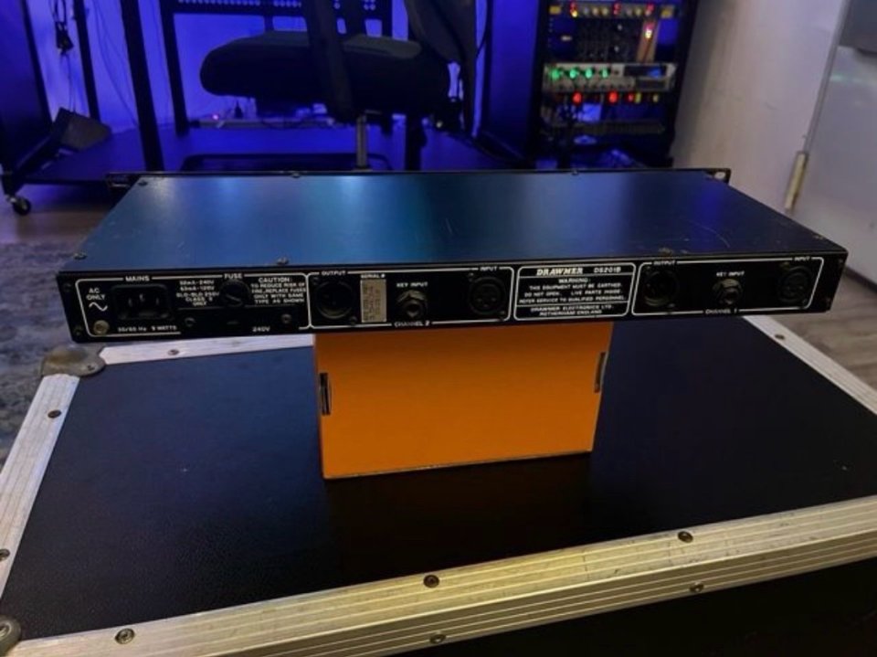 Dual gate Drawmer DS 201 (Jack y XLR) de segunda mano · Foto 4 de 4 · Madrid · 180 €