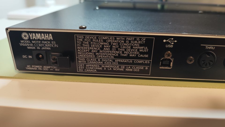 Yamaha MOTIF RACK ES con tarjeta de expansión PLG150-AN