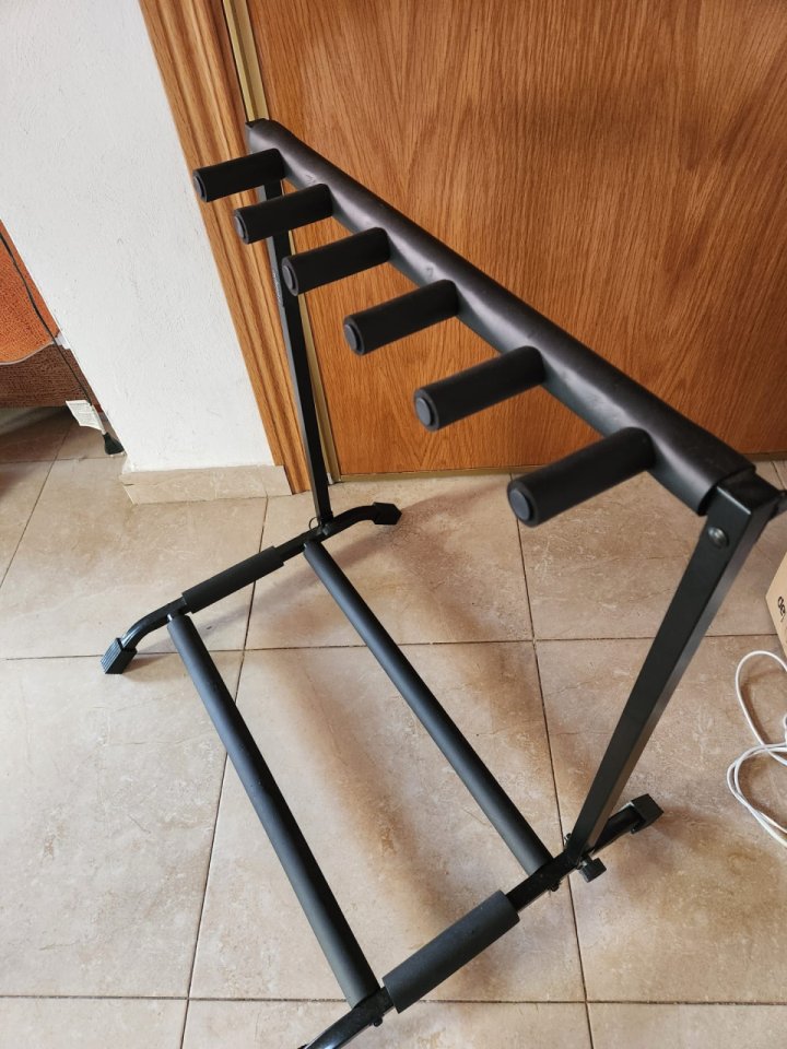 Soporte para 5 guitarras AUDIBAX de segunda mano · Foto 1 de 2 · Madrid · 28 €