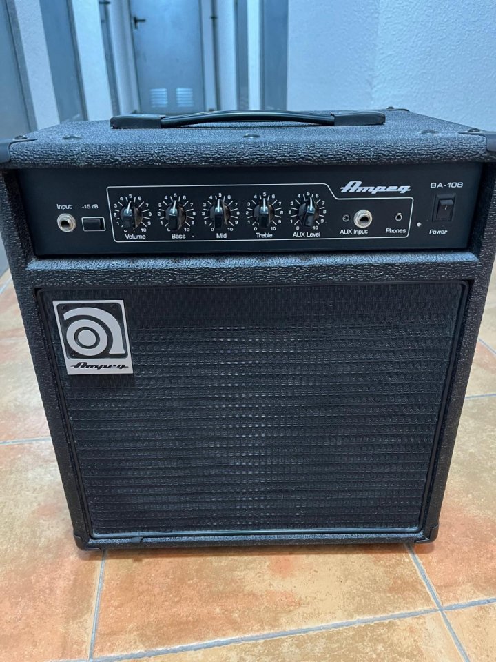 Ampli Bajo Ampeg BA-108v2