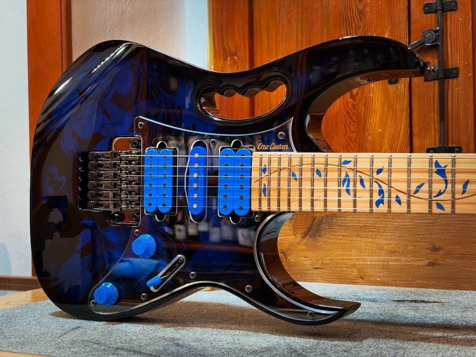 Ibanez Jem77 BFP y Estuche Prestige