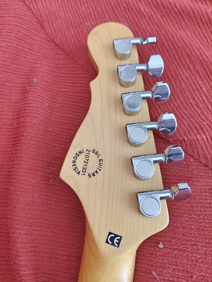 G&L Tribute Series Legacy (Leo Fender) - Gloss Black  2021