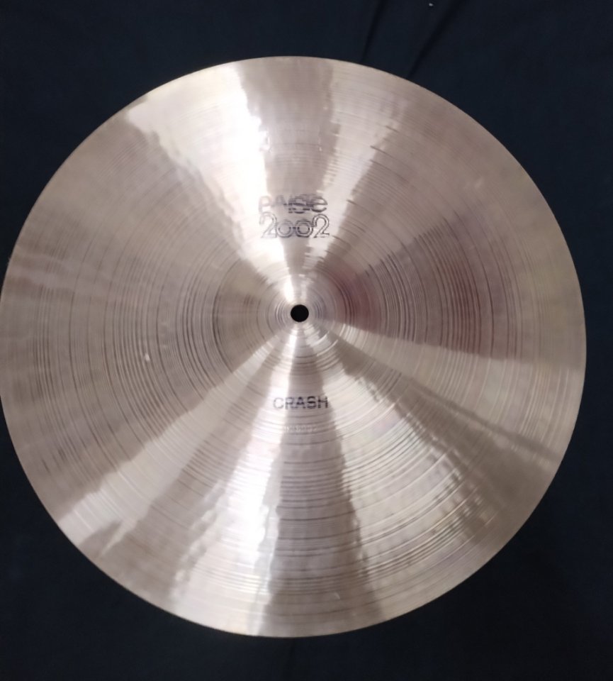 16" Paiste 2002 -1979 de segunda mano · Foto 1 de 5 · Barcelona · 179 €