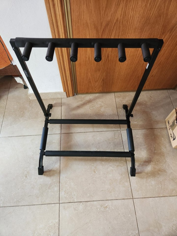 Soporte para 5 guitarras AUDIBAX de segunda mano · Foto 2 de 2 · Madrid · 28 €