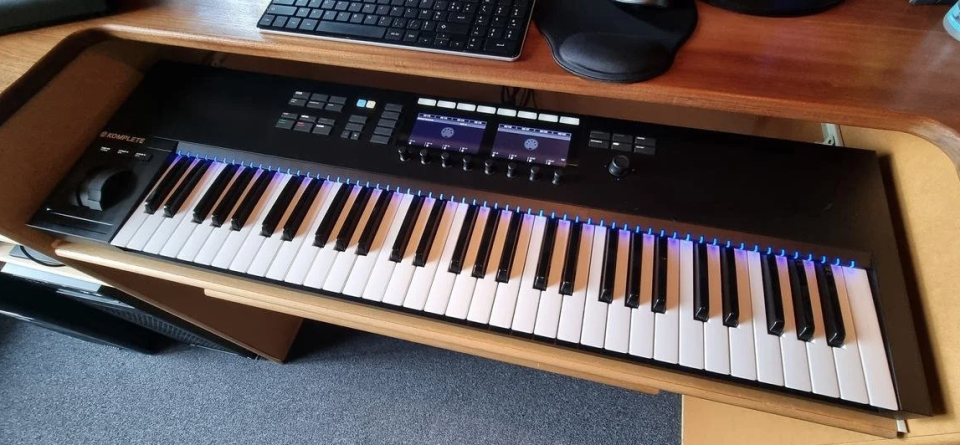 NI Komplete Kontrol S49 MK2 ¡De paquete! de segunda mano · Foto 3 de 3 · SC Tenerife · 250 €