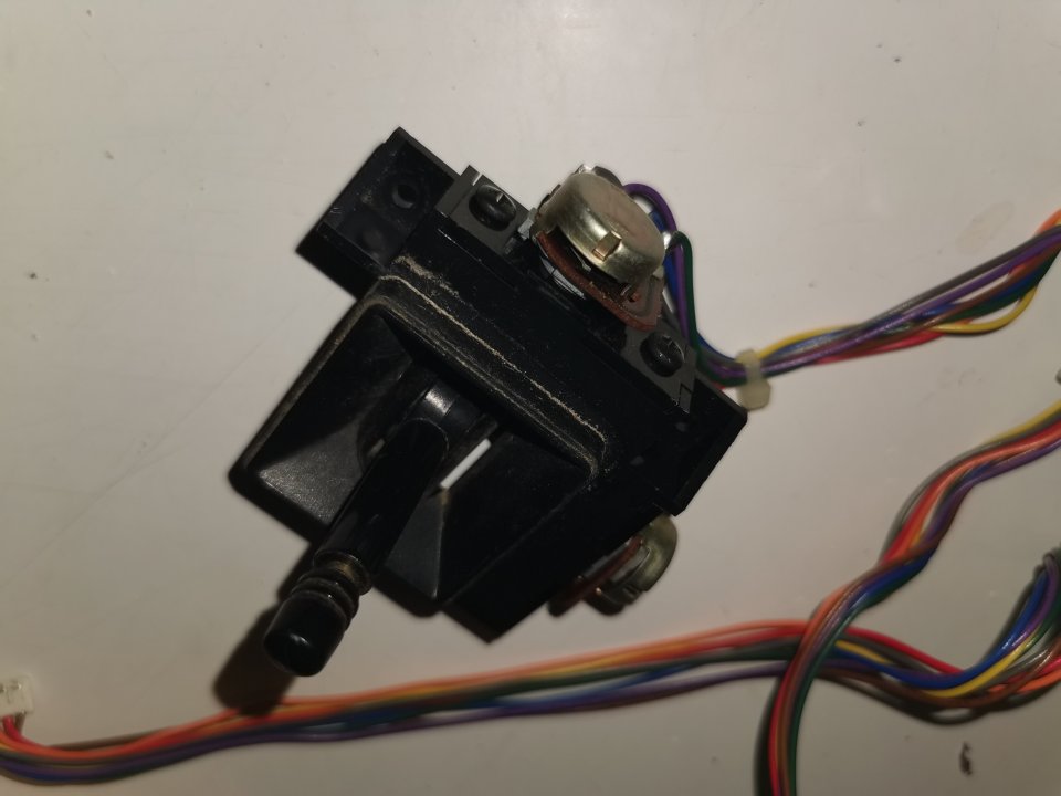 Accesorios Sintetizador Korg M1 de segunda mano · Foto 6 de 6 · Madrid · 80 €