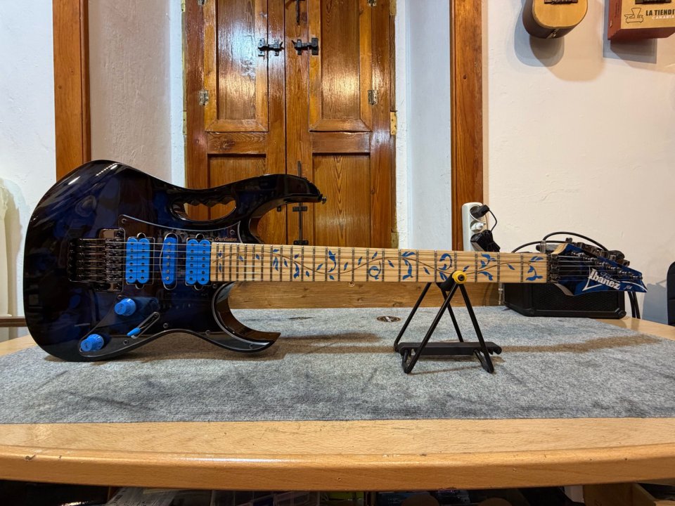 Ibanez Jem77 BFP y Estuche Prestige