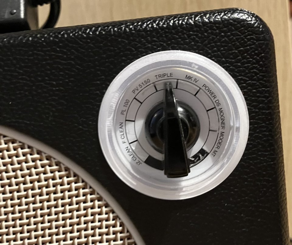 Mooer Hornet 15 black de segunda mano · Foto 3 de 5 · Granada · 60 €