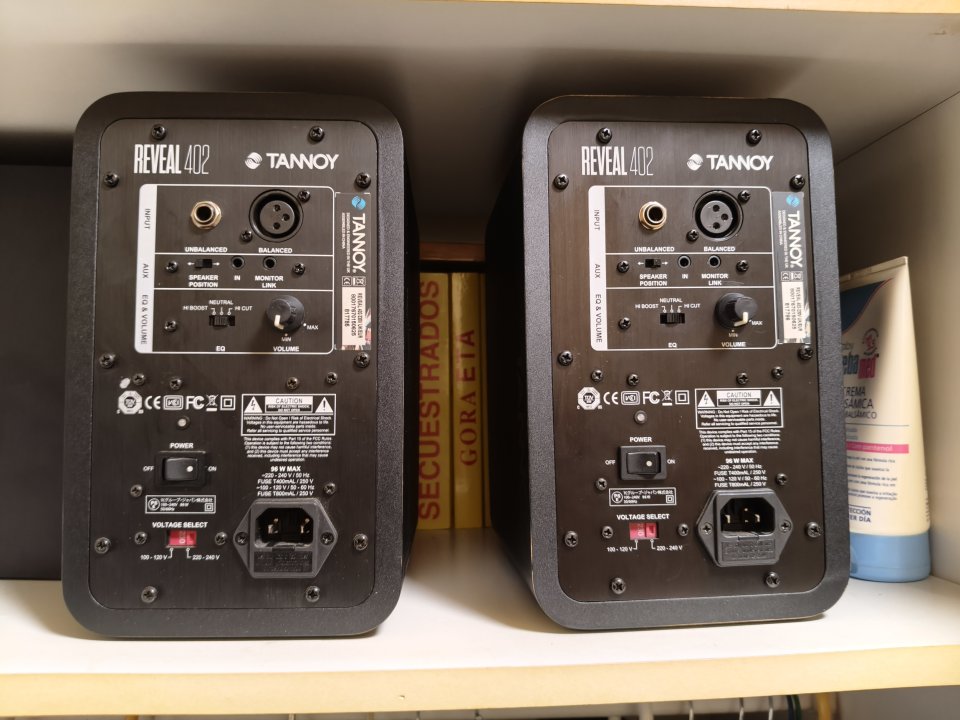 Monitores de Estudio “Tannoy Reveal 402” de segunda mano · Foto 2 de 6 · Madrid · 150 €