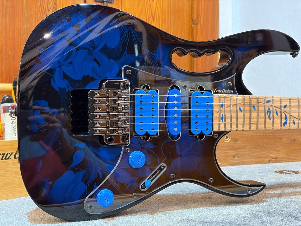 Ibanez Jem77 BFP y Estuche Prestige