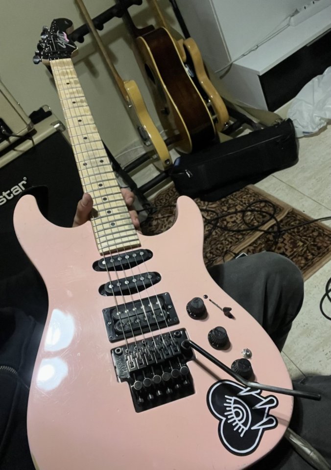 Fender HM Strat Edición Limitada Relic de segunda mano · Foto 4 de 9 · Valencia · 800 €