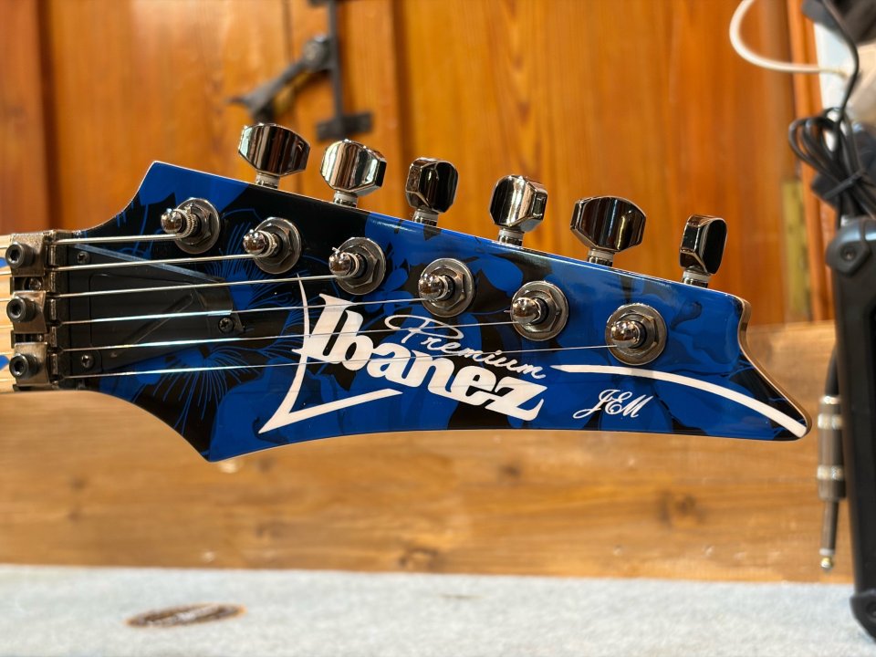 Ibanez Jem77 BFP y Estuche Prestige