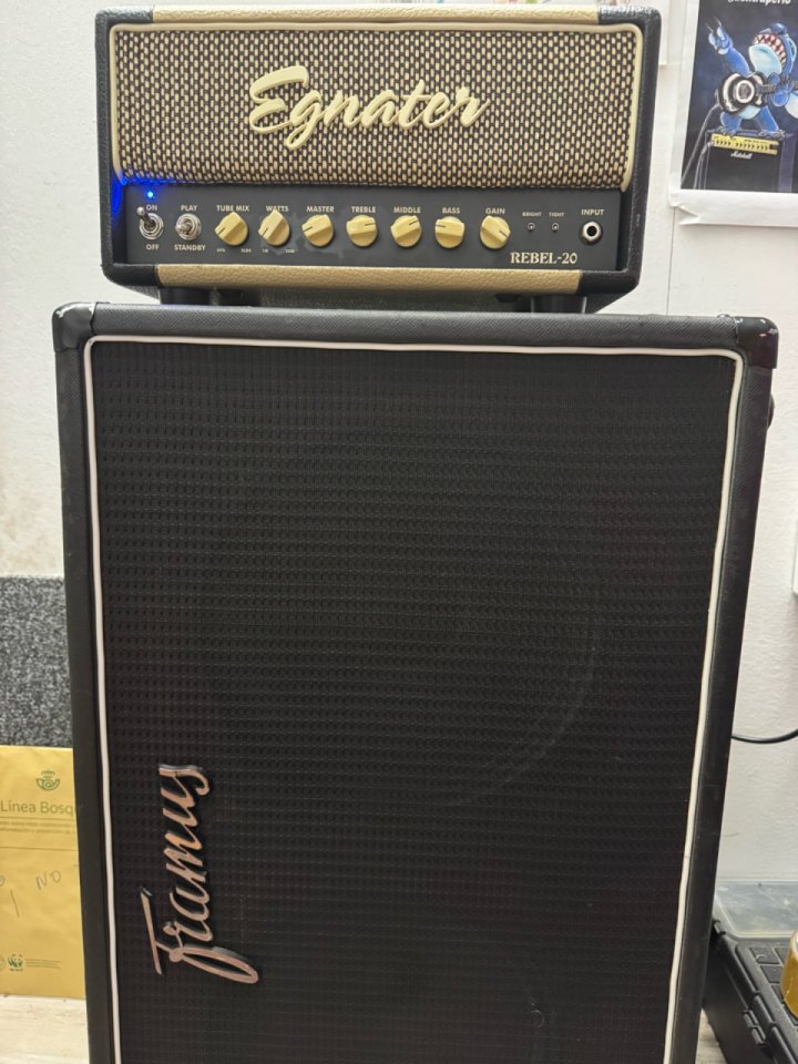 Egnater Rebel 20 + Framus FR212 CB 2x12 de segunda mano · Foto 2 de 9 · Madrid · 550 €