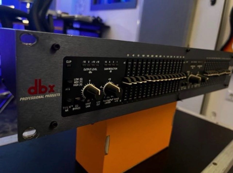 Ecualizador DBX iEQ15 de segunda mano · Foto 2 de 4 · Madrid · 230 €