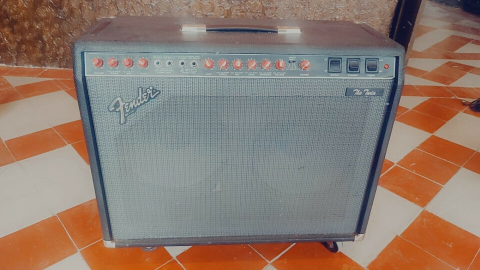 Amplificador Fender the twin 100w 2 canales 4 entradas rever muelle