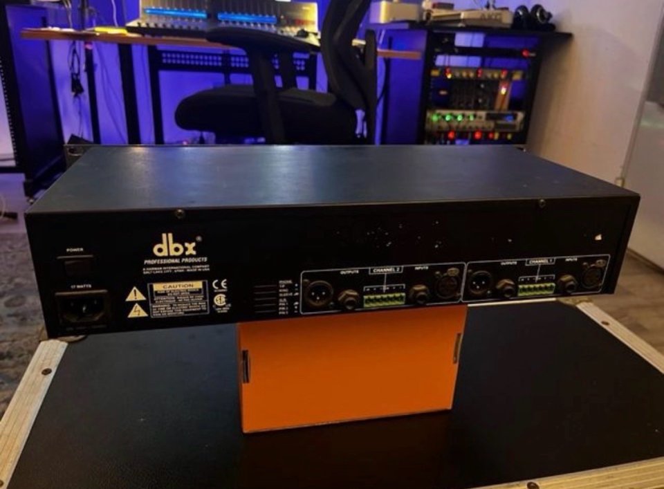 Ecualizador DBX iEQ15 de segunda mano · Foto 4 de 4 · Madrid · 230 €
