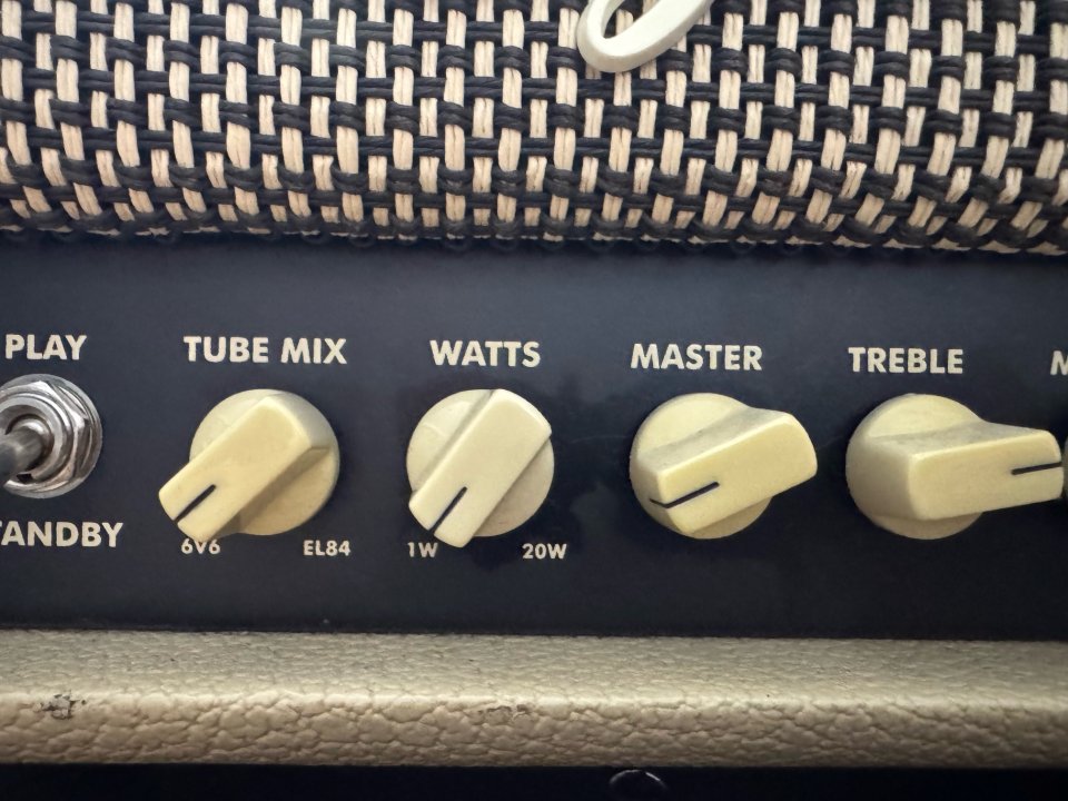 Egnater Rebel 20 + Framus FR212 CB 2x12 de segunda mano · Foto 5 de 9 · Madrid · 550 €