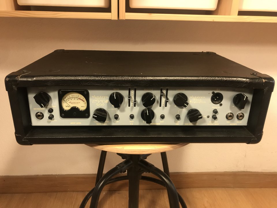 Cabezal de Bajo Ashdown ABM 500 EVO III (500W RMS) - Excelente estado + Regalo Cables de segunda mano · Foto 1 de 5 · A Coruña · 390 €