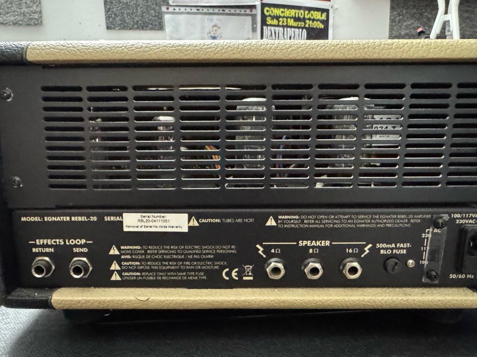 Egnater Rebel 20 + Framus FR212 CB 2x12 de segunda mano · Foto 6 de 9 · Madrid · 550 €