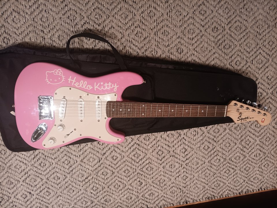Hello Kitty squier