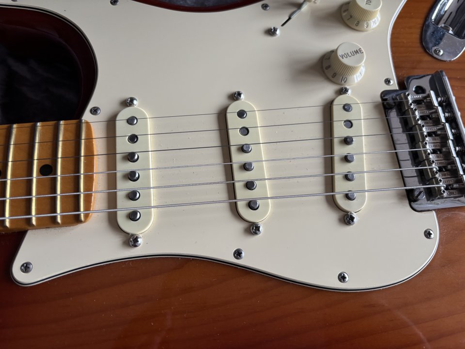 Fender Stratocaster American Pro II de segunda mano · Foto 5 de 9 · Cantabria · 1500 €