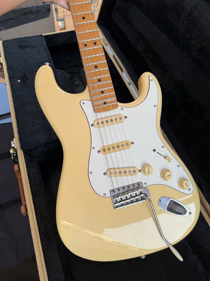 (O Vendo) Fender Stratocaster Yngwie Malmsteen ST72-140YM