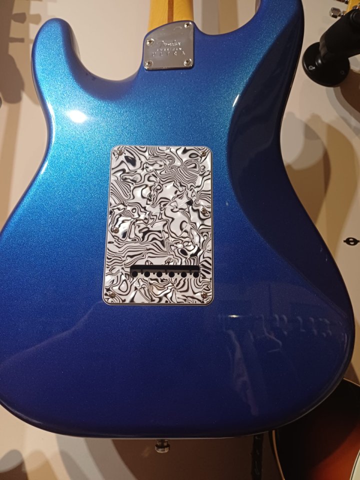 Fender American Ultra Stratocaster Cobra Blue de segunda mano · Foto 5 de 5 · Toledo · 1830 €