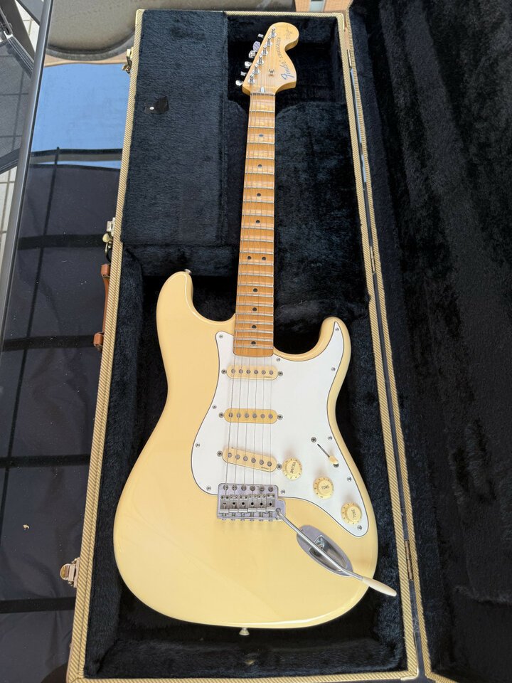 (O Vendo) Fender Stratocaster Yngwie Malmsteen ST72-140YM