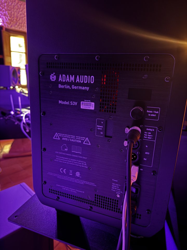 Vendo una pareja de monitores ADAM S3V