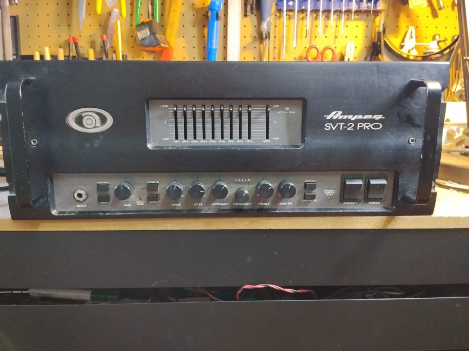 Amplificador de bajo a válvulas ampeg svt-2 pro de segunda mano · Foto 1 de 10 · Málaga · 550 €