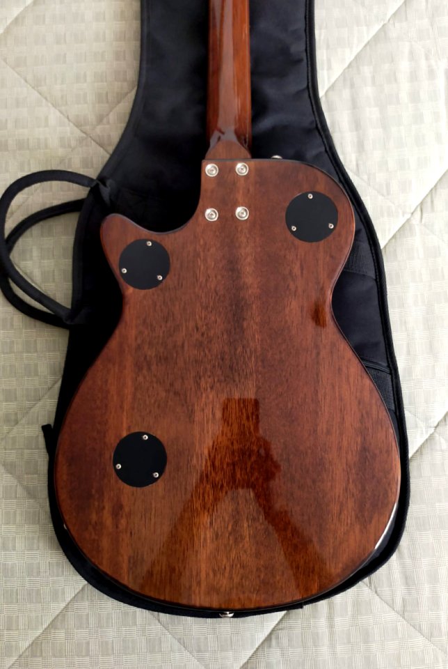 Gretsch G2210 Imperial Stain + Funda Gator de segunda mano · Foto 3 de 8 · Valencia · 165 €