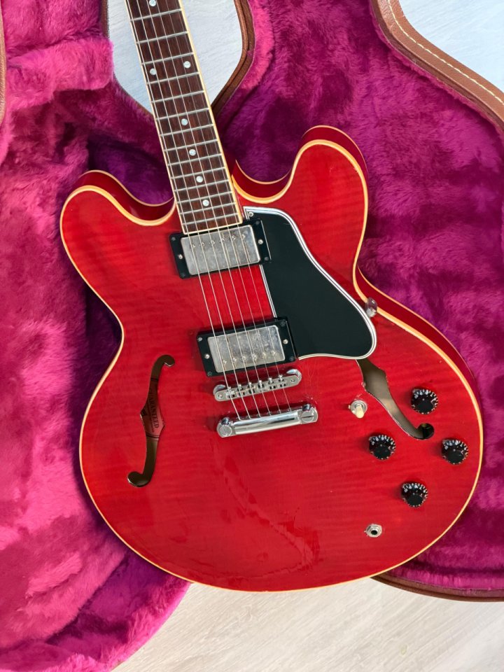 Gibson Es-335 Dot Reissue Cherry, Nickel Hardware, 2004. de segunda mano · Foto 1 de 10 · Castellón · 3000 €