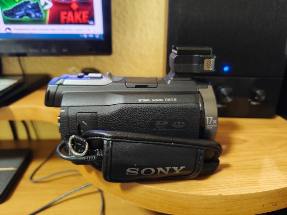 *Sony HXR-NX30E* Full HD +Asa XLR+ Micro Panasonic+ Funda Manfrotto+ Extras de segunda mano · Foto 2 de 10 · Madrid · 1500 €