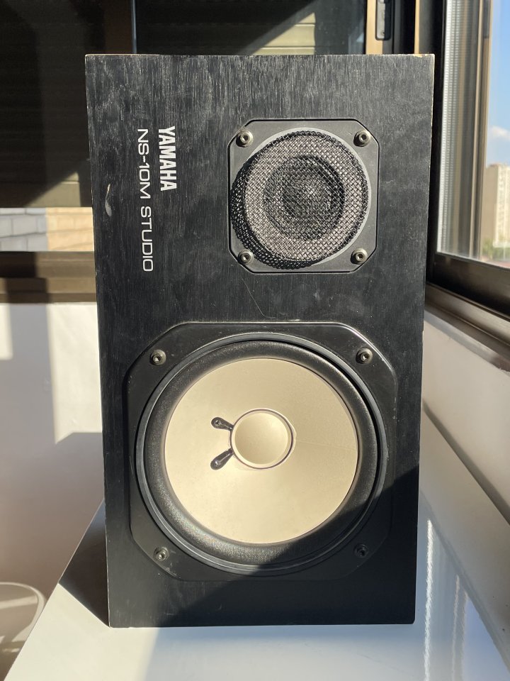 Yamaha NS-10M