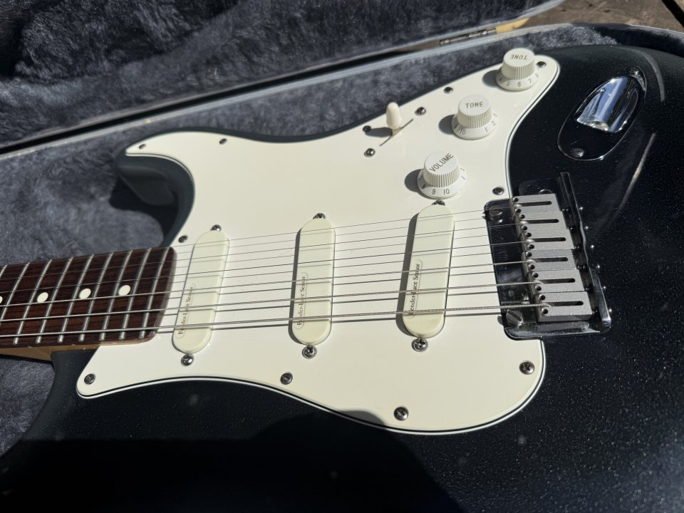 Fender Stratocaster Plus Black Pearl Burst 1995 de segunda mano · Foto 5 de 10 · Cantabria · 1550 €