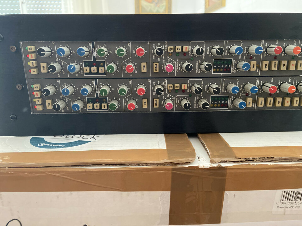 SSL 9000j originales, en racks de 2,4, 8 canales