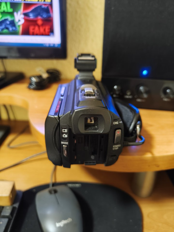 *Sony HXR-NX30E* Full HD +Asa XLR+ Micro Panasonic+ Funda Manfrotto+ Extras de segunda mano · Foto 4 de 10 · Madrid · 1500 €
