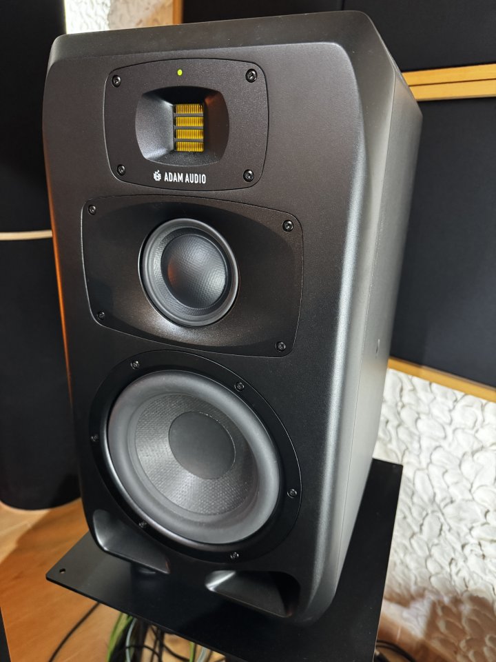 Vendo una pareja de monitores ADAM S3V