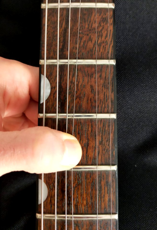 Gretsch G2210 Imperial Stain + Funda Gator de segunda mano · Foto 6 de 8 · Valencia · 165 €