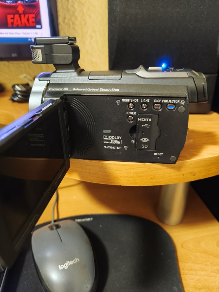 *Sony HXR-NX30E* Full HD +Asa XLR+ Micro Panasonic+ Funda Manfrotto+ Extras de segunda mano · Foto 5 de 10 · Madrid · 1500 €