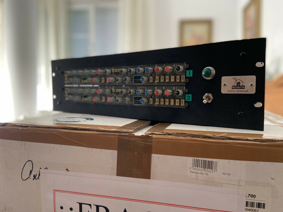 SSL 9000j originales, en racks de 2,4, 8 canales