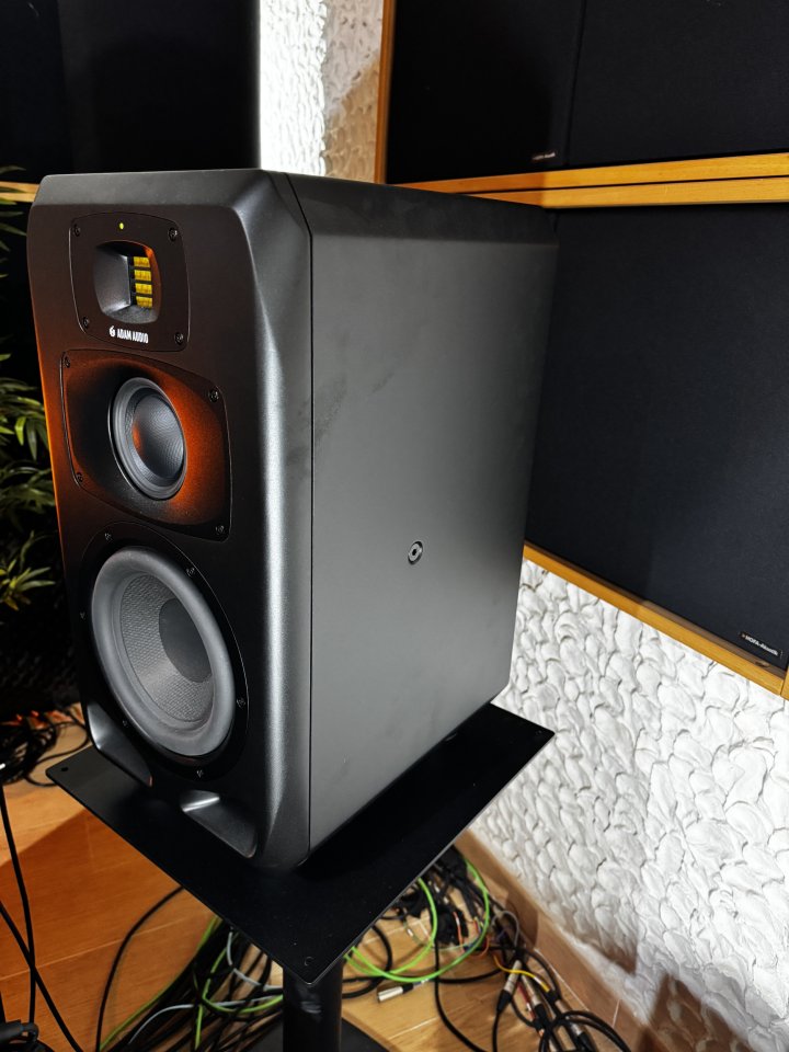 Vendo una pareja de monitores ADAM S3V