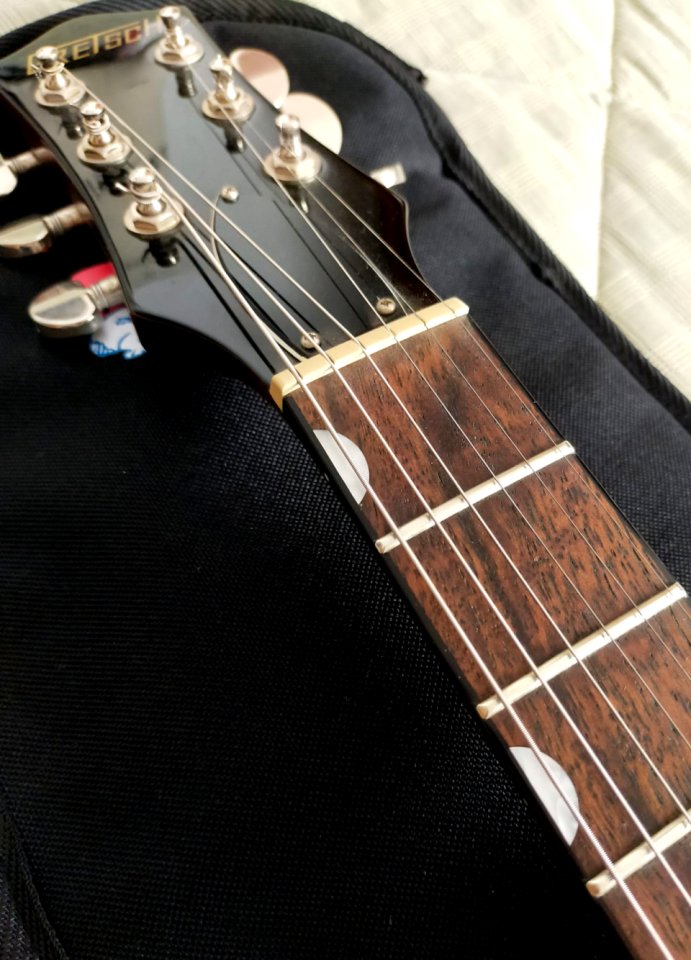 Gretsch G2210 Imperial Stain + Funda Gator de segunda mano · Foto 7 de 8 · Valencia · 165 €