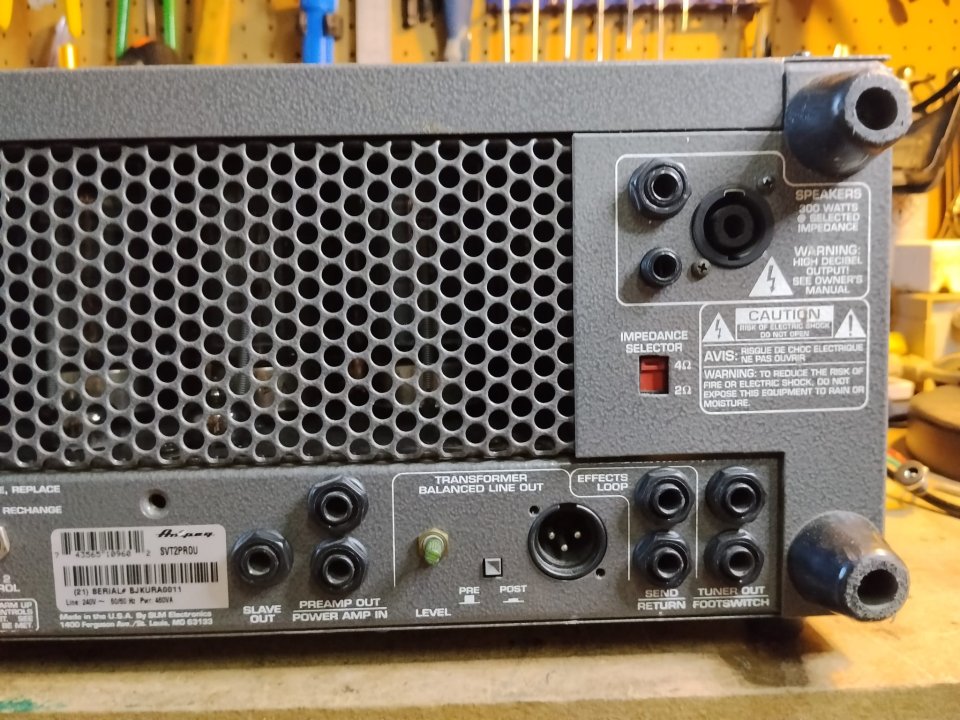 Amplificador de bajo a válvulas ampeg svt-2 pro de segunda mano · Foto 6 de 10 · Málaga · 550 €