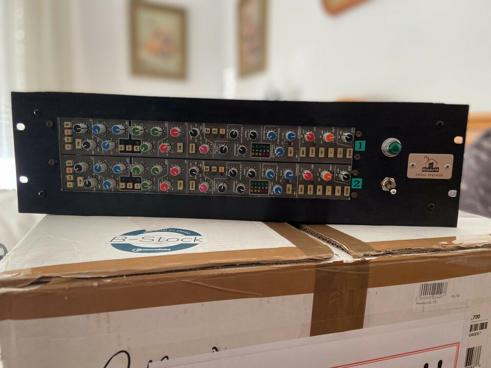 SSL 9000j originales, en racks de 2,4, 8 canales