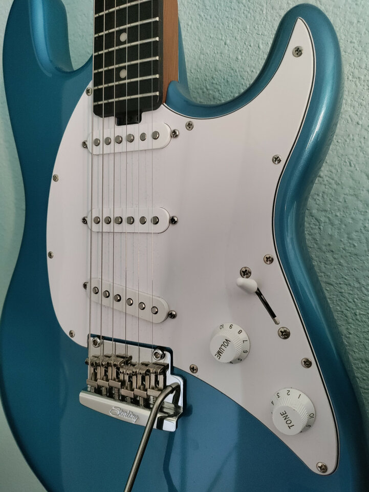 Cambio golpeador Sterling Cutlass SSS por HSS