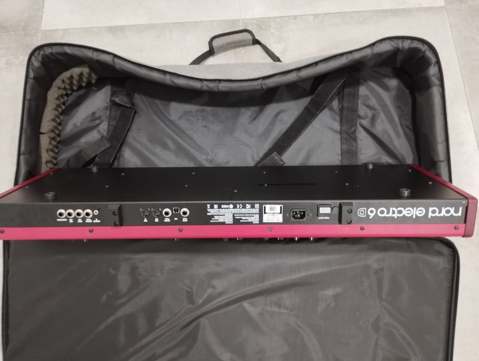 Teclado Nord Electro 6D 61(En garantía)