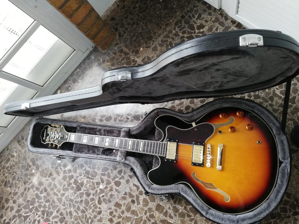 Epiphone Sheraton II de segunda mano · Foto 1 de 7 · Sevilla · 620 €
