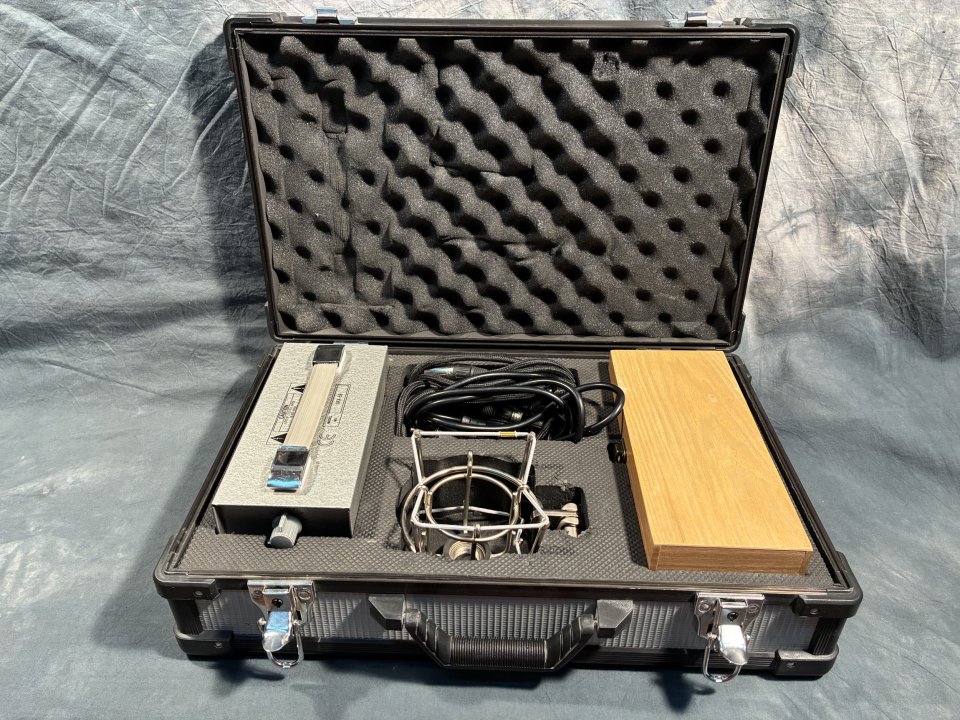 Micrófono de válvula Peluso 2247 LE (Limited Edition) + Kahayan Mod. de segunda mano · Foto 3 de 9 · Lleida · 1700 €